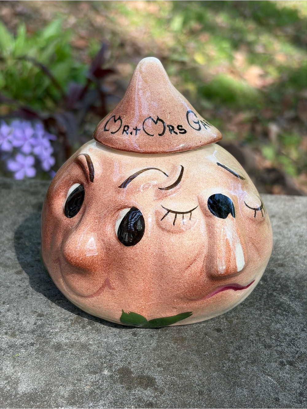 Vintage Anthropomorphic Mr & Mrs Garlic Deforest of California Garlic Keeper